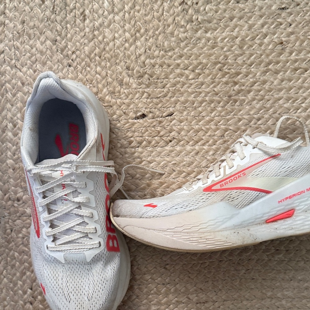 Brooks Hyperion Max 2 women’s size 8.5